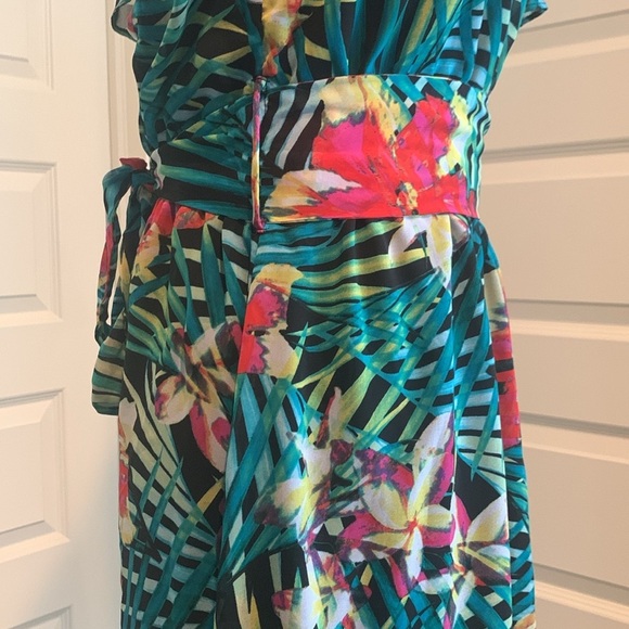 DYNAMITE Women’s Dress - Picture 5 of 14